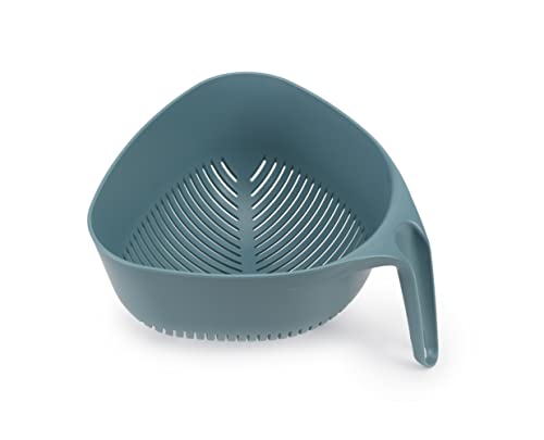 joseph-joseph-duo-triangular-colander-passoire-triangulaire-avec-poign-e-vertica image 7