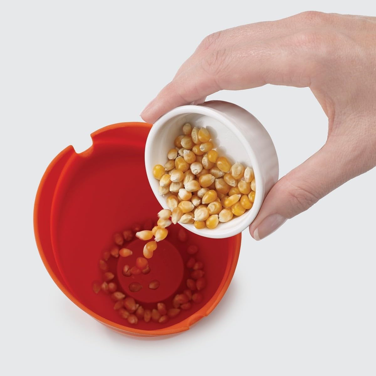 joseph-joseph-m-cuisine-set-de-2-cornets-popcorn-micro-ondes-en-silicone-doseur- image 2