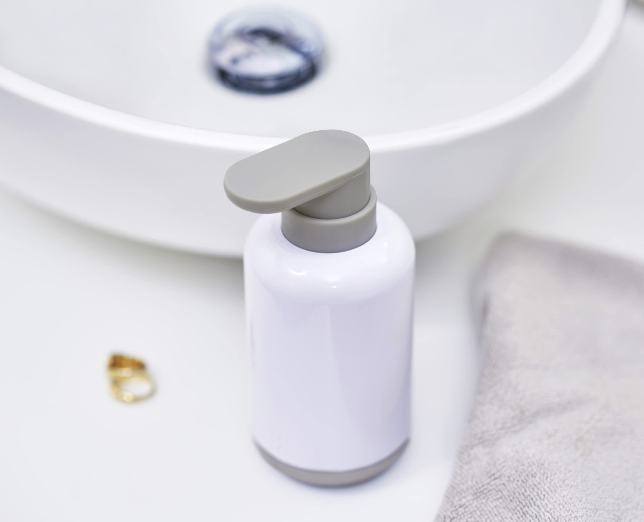 joseph-joseph-duo-pompe-distributeur-de-savon-rechargeable-300-ml-pompe-pression image 3