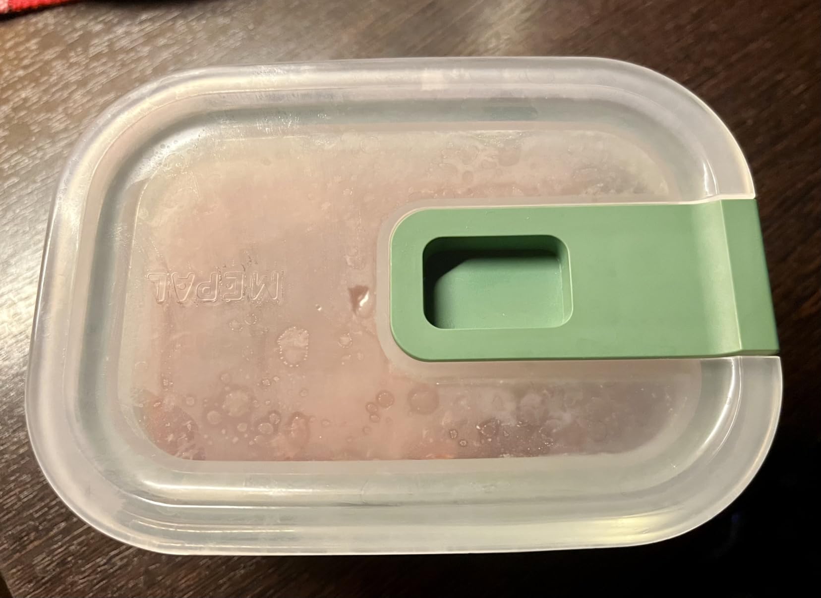 Verre solide mais couvercle déçu