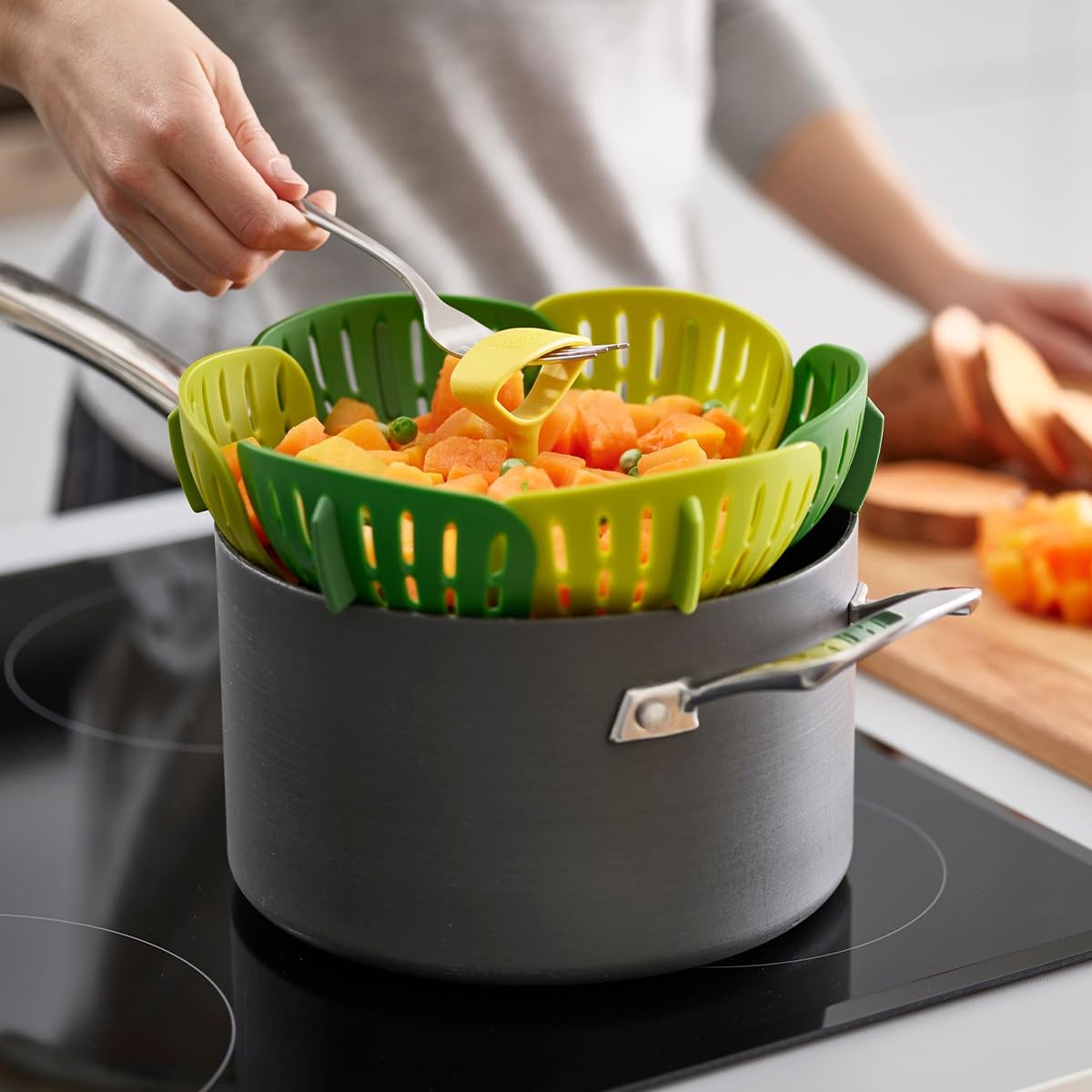 joseph-joseph-bloom-panier-vapeur-pliant-auto-ajustable-pour-casseroles-d-s-18-c image 3