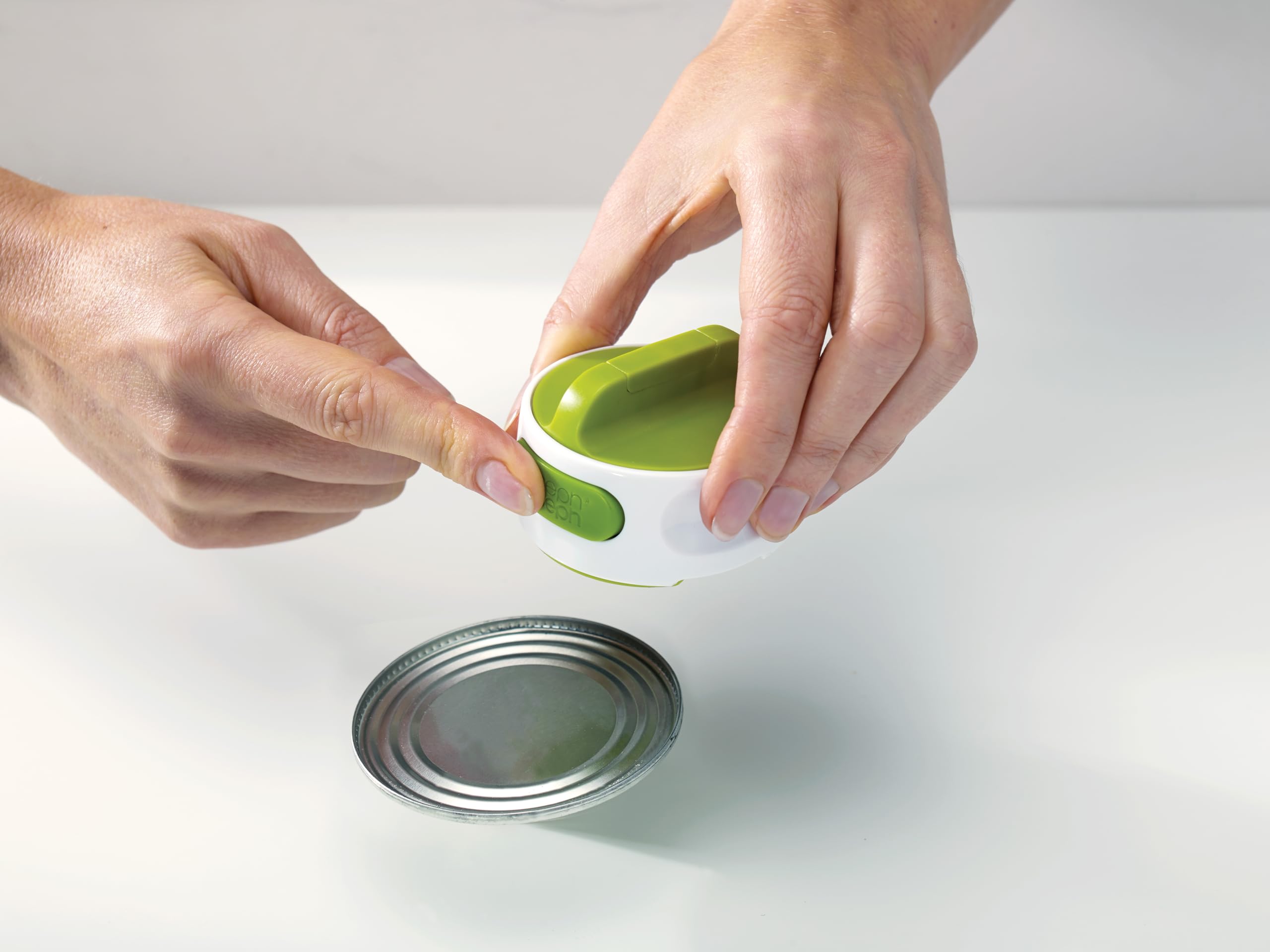 joseph-joseph-can-do-ouvre-bo-te-manuel-compact-avec-prise-automatique-plastique image 2