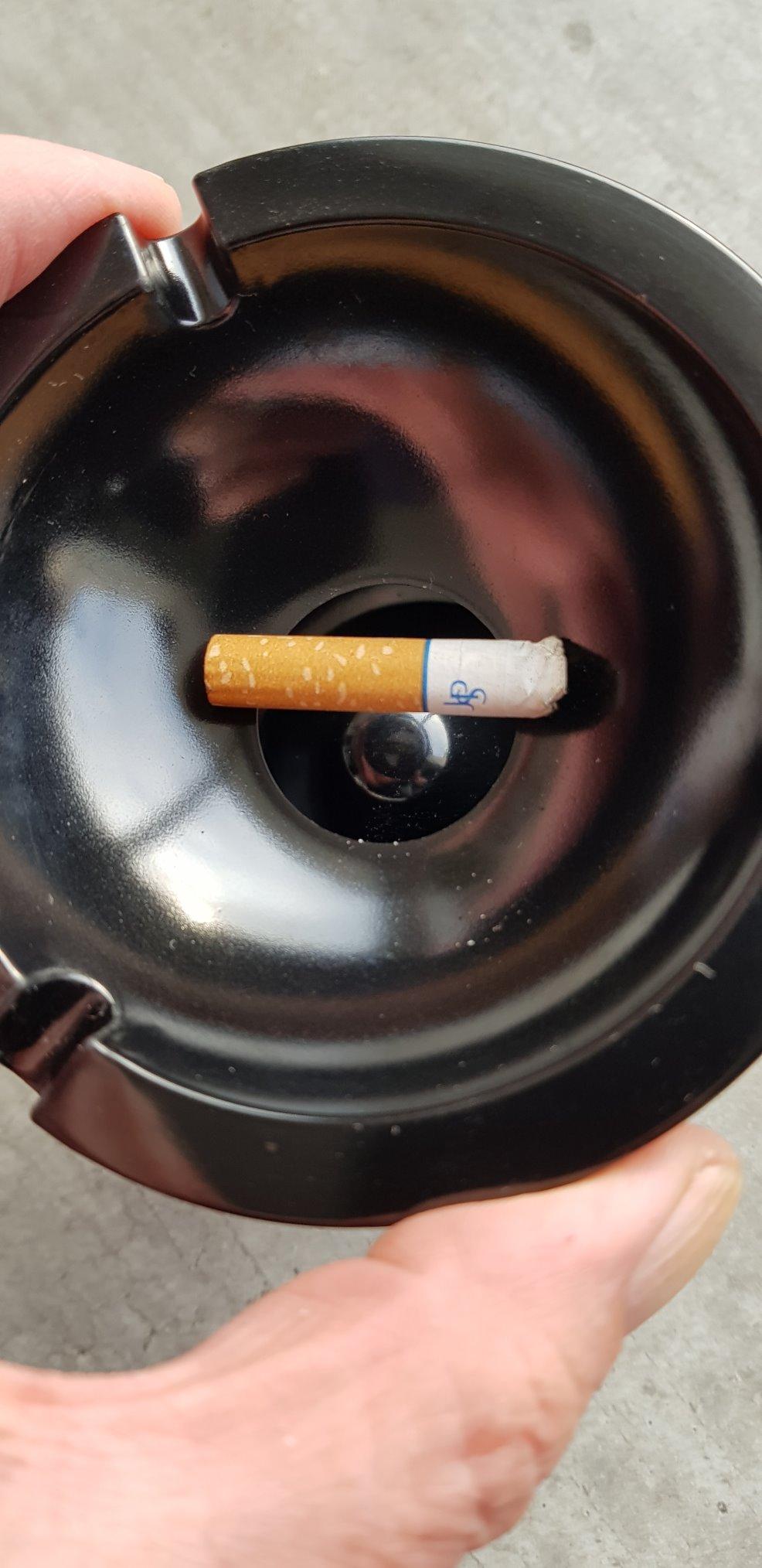 Discret et propre