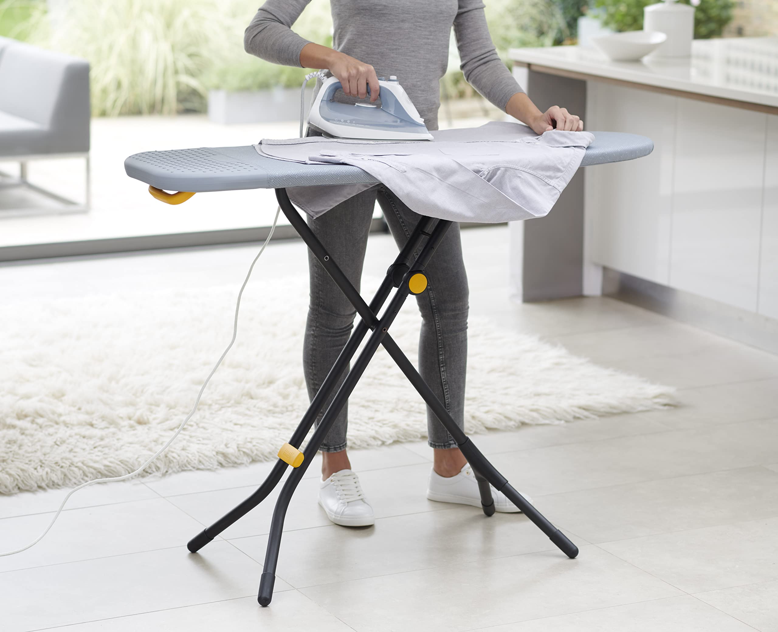 joseph-joseph-glide-table-de-repassage-grand-format-pieds-compacts-avec-support- image 4
