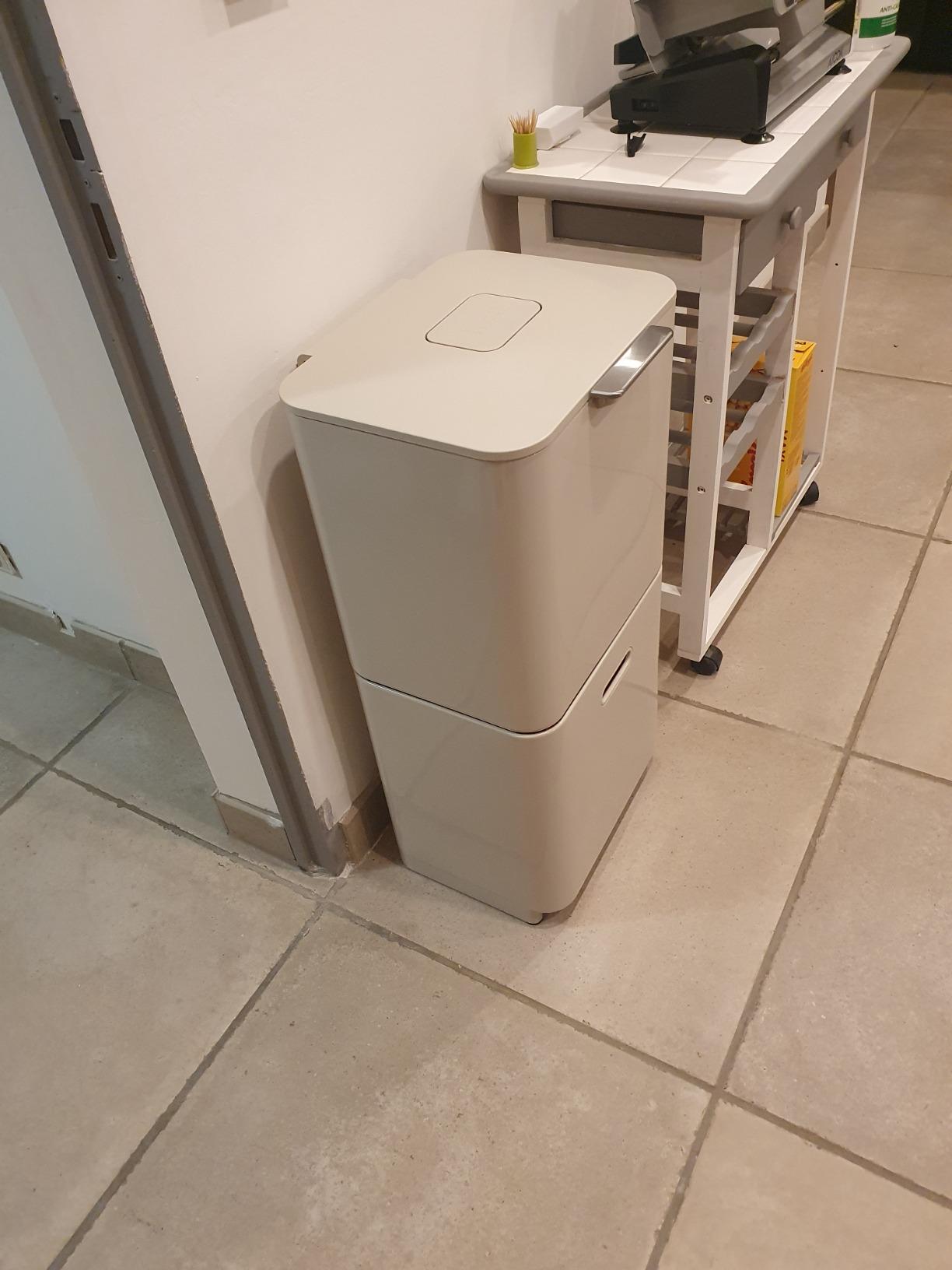 Très bonne poubelle de tri