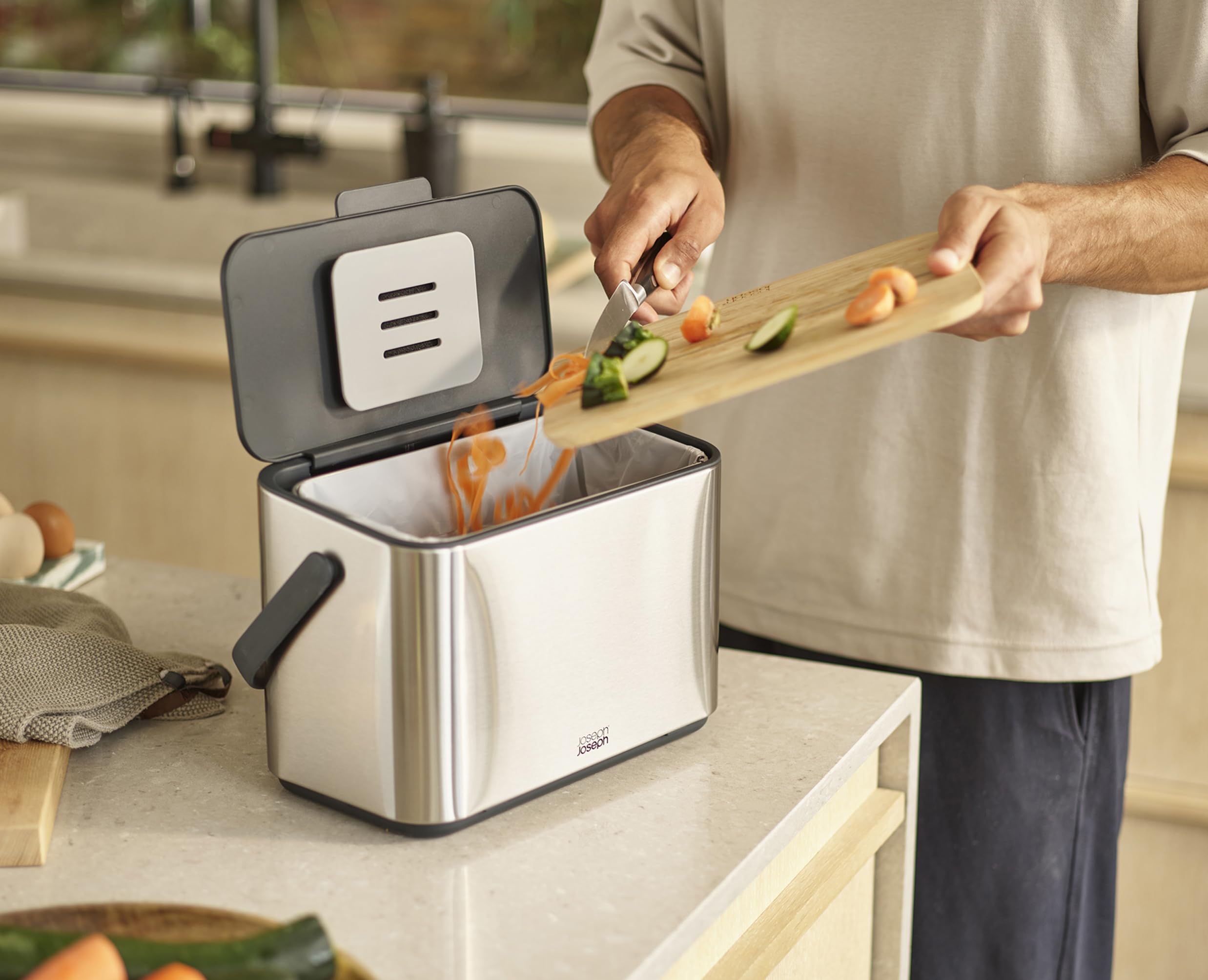 joseph-joseph-collect-poubelle-compost-4-l-en-acier-inoxydable-avec-filtre-anti- image 6