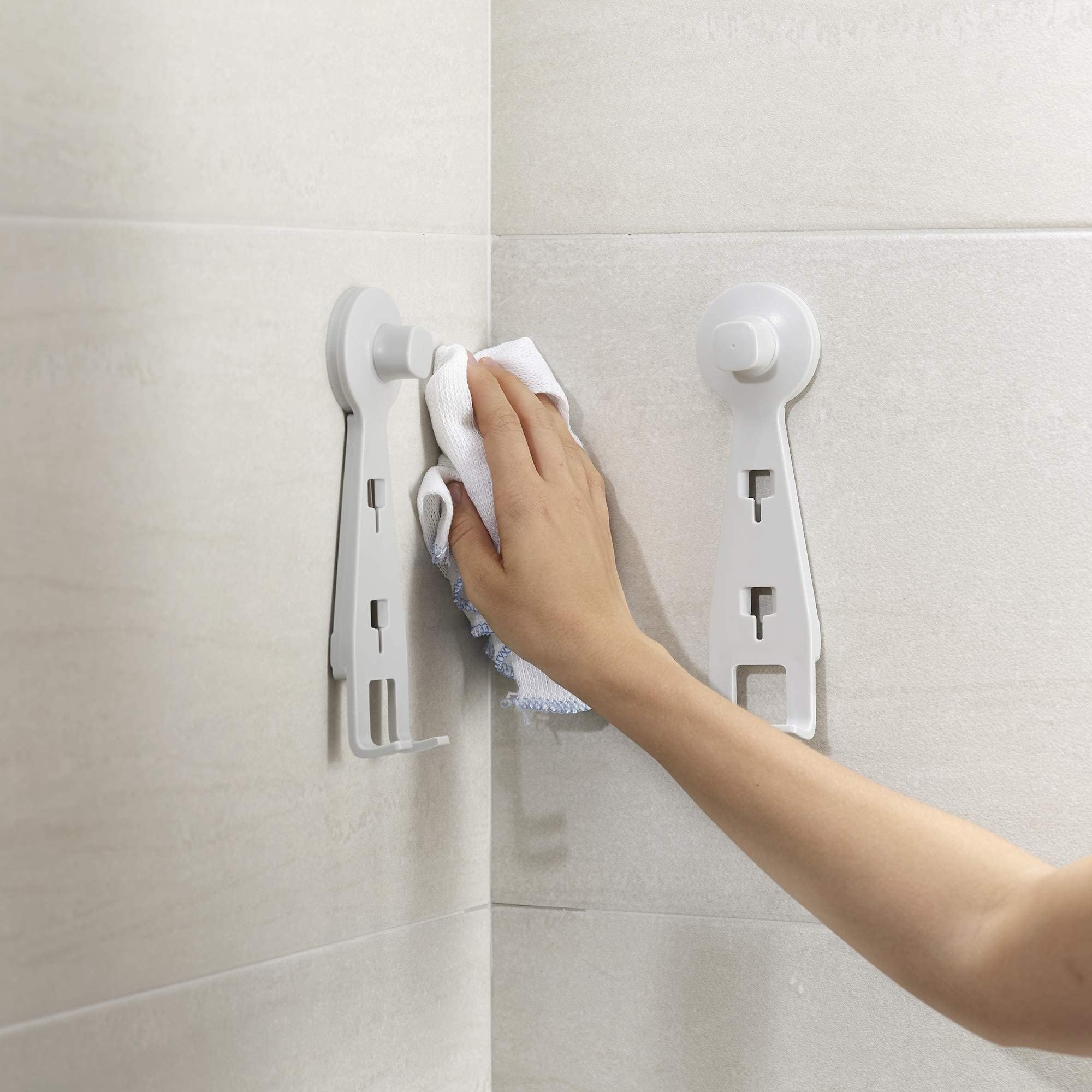 joseph-joseph-easystore-lot-de-2-paniers-de-douche-d-angle-auto-drainants-blancs image 3