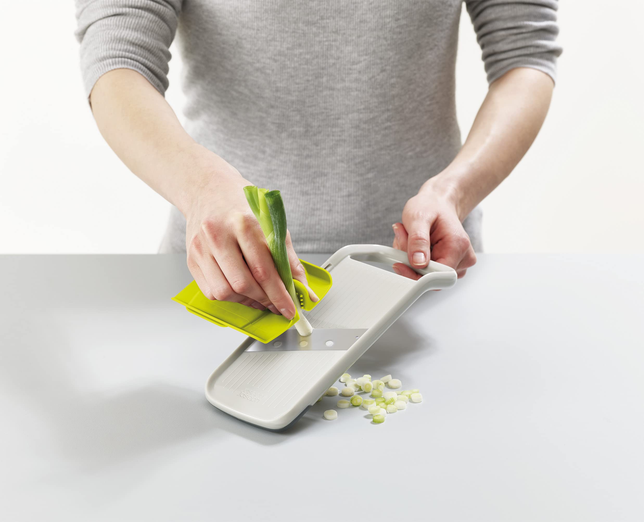 joseph-joseph-duo-mandoline-multiprise-coupe-fruits-et-l-gumes-lame-inox-3-types image 4