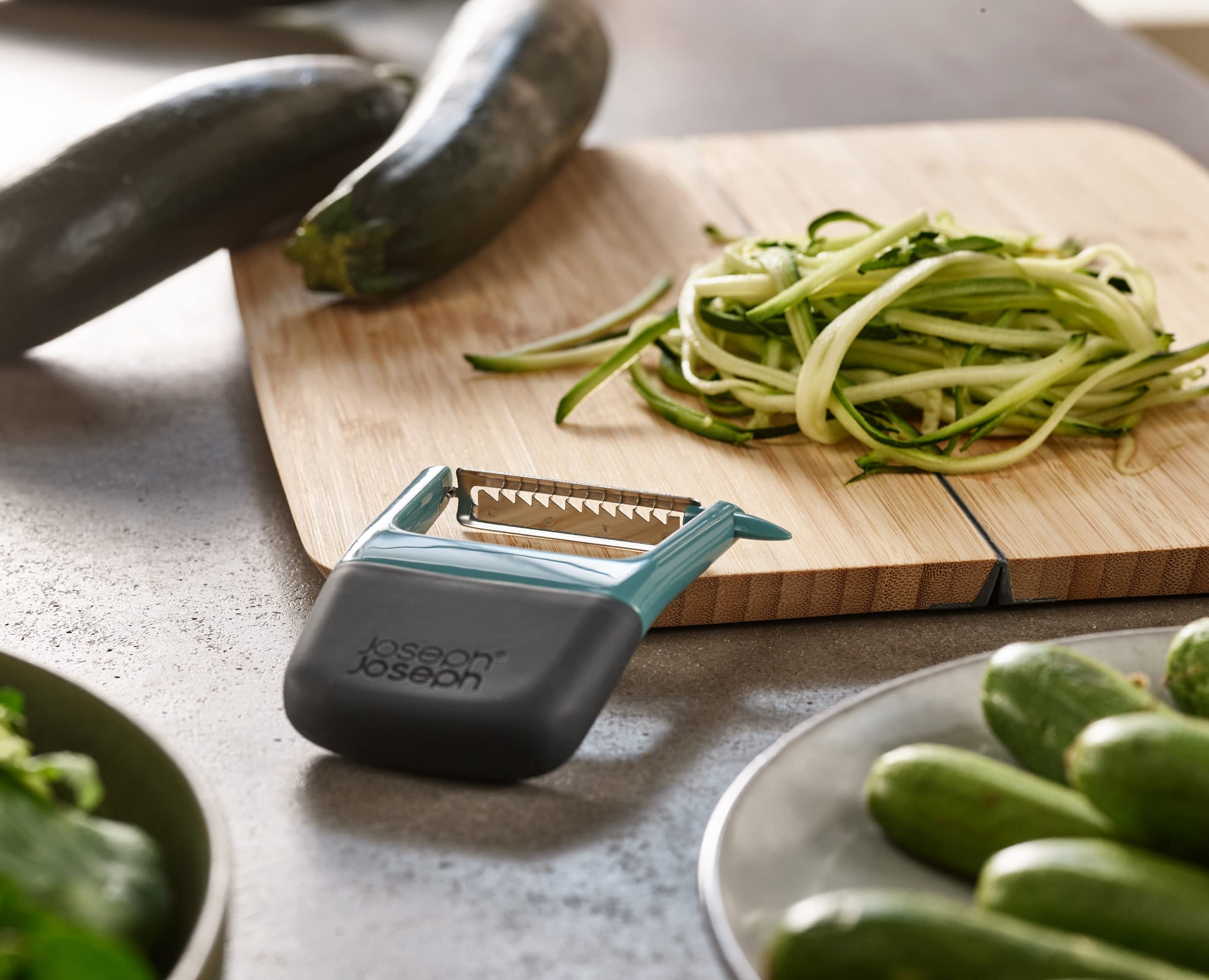 joseph-joseph-duo-plucheur-l-gumes-julienne-ergonomique-en-acier-inoxydable-avec image 7