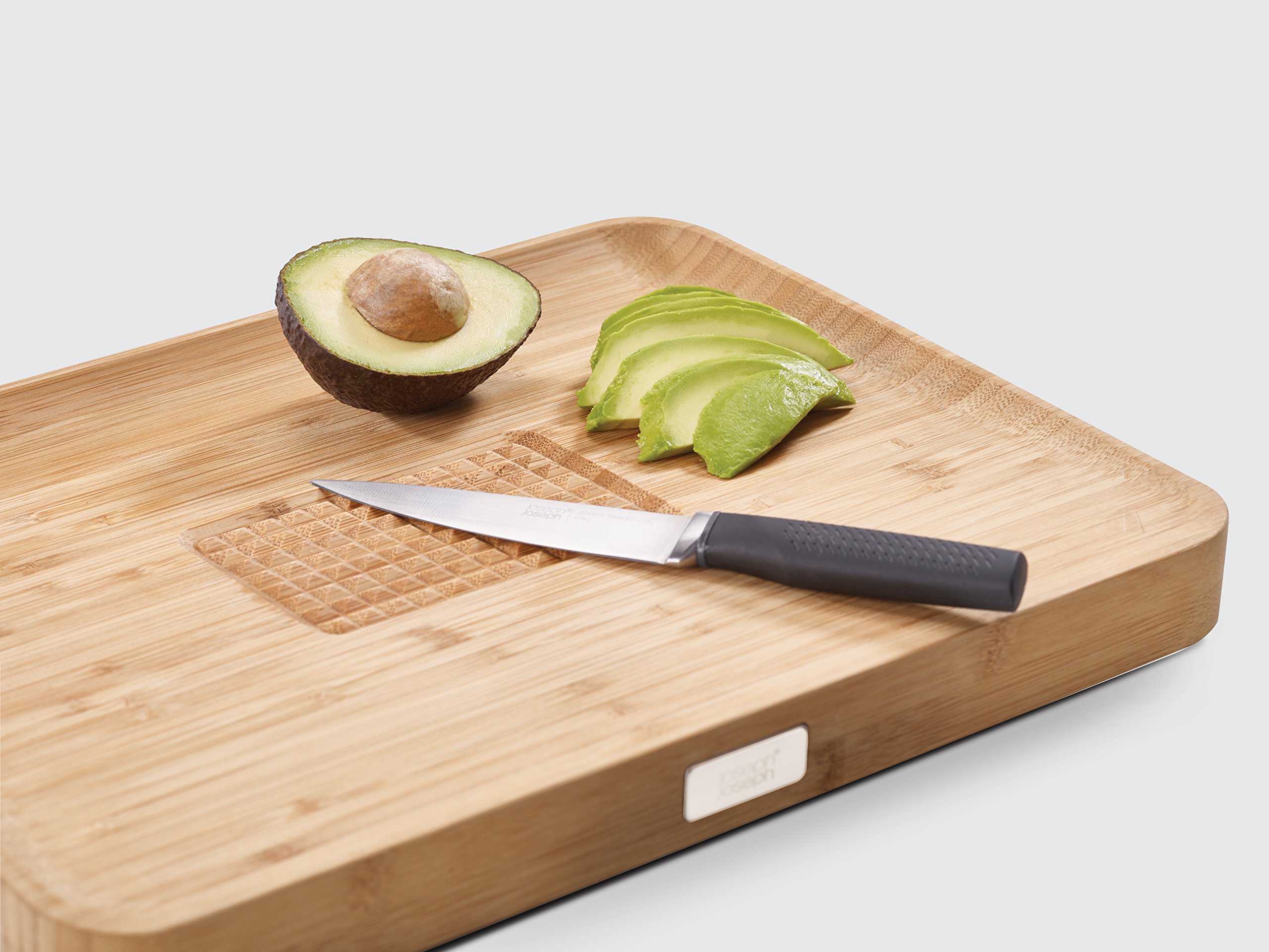 joseph-joseph-cut-carve-plus-planche-d-couper-en-bambou-naturel-avec-grip-centra image 4