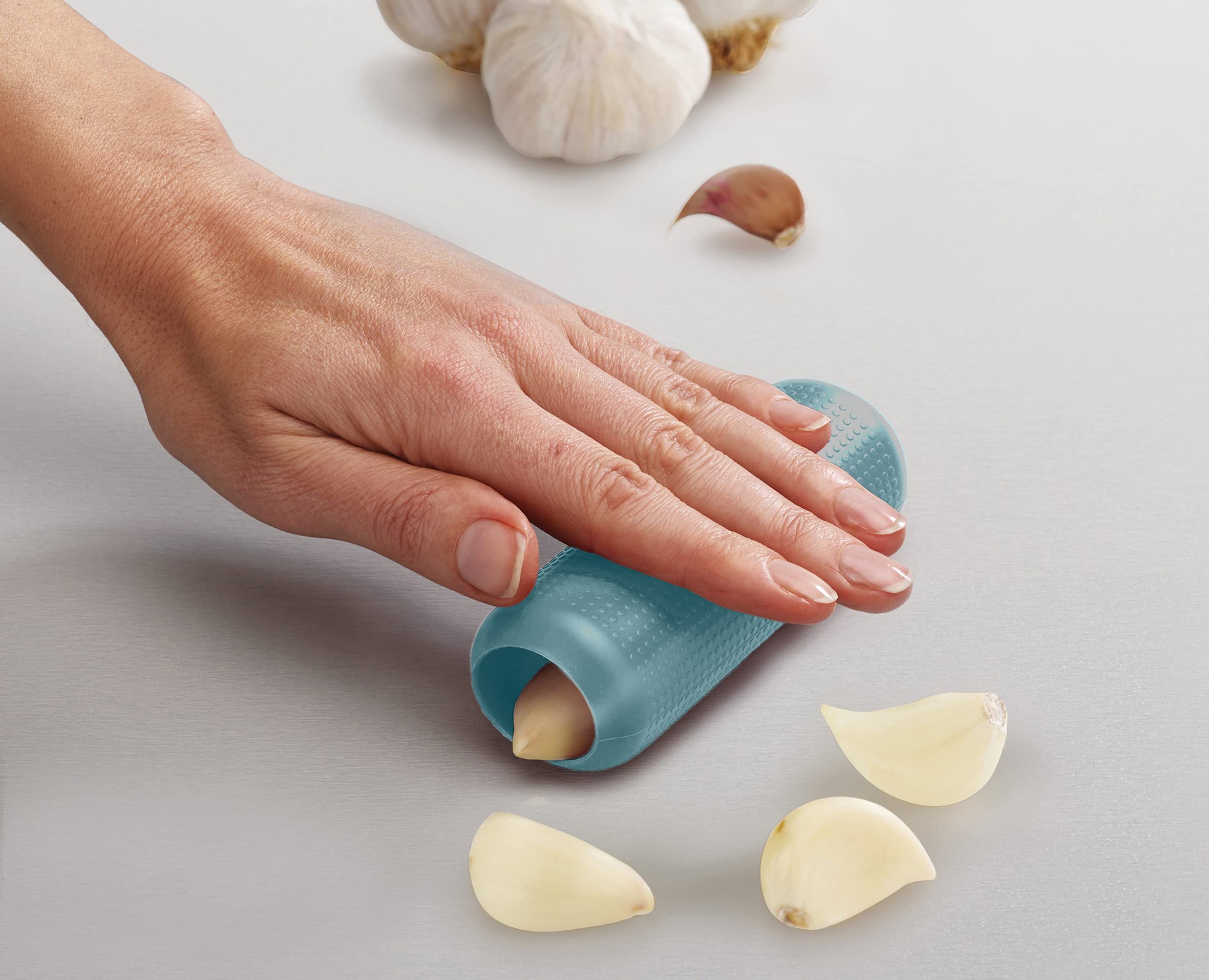 joseph-joseph-duo-plucheur-d-ail-en-silicone-rouleau-sans-odeur-opale image 3
