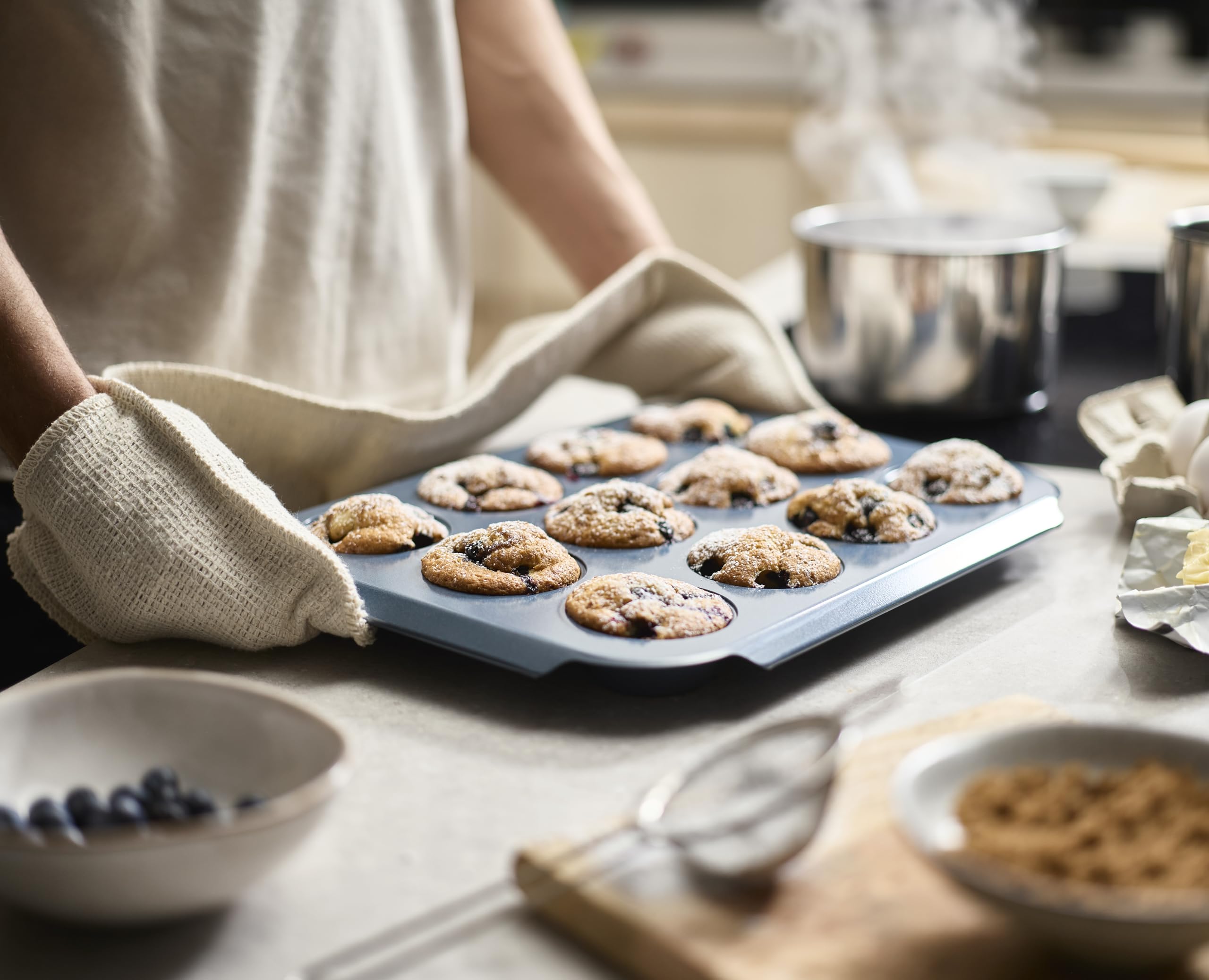 joseph-joseph-nest-bake-plaque-muffins-antiadh-sive-12-tasses-en-acier-au-carbon image 5