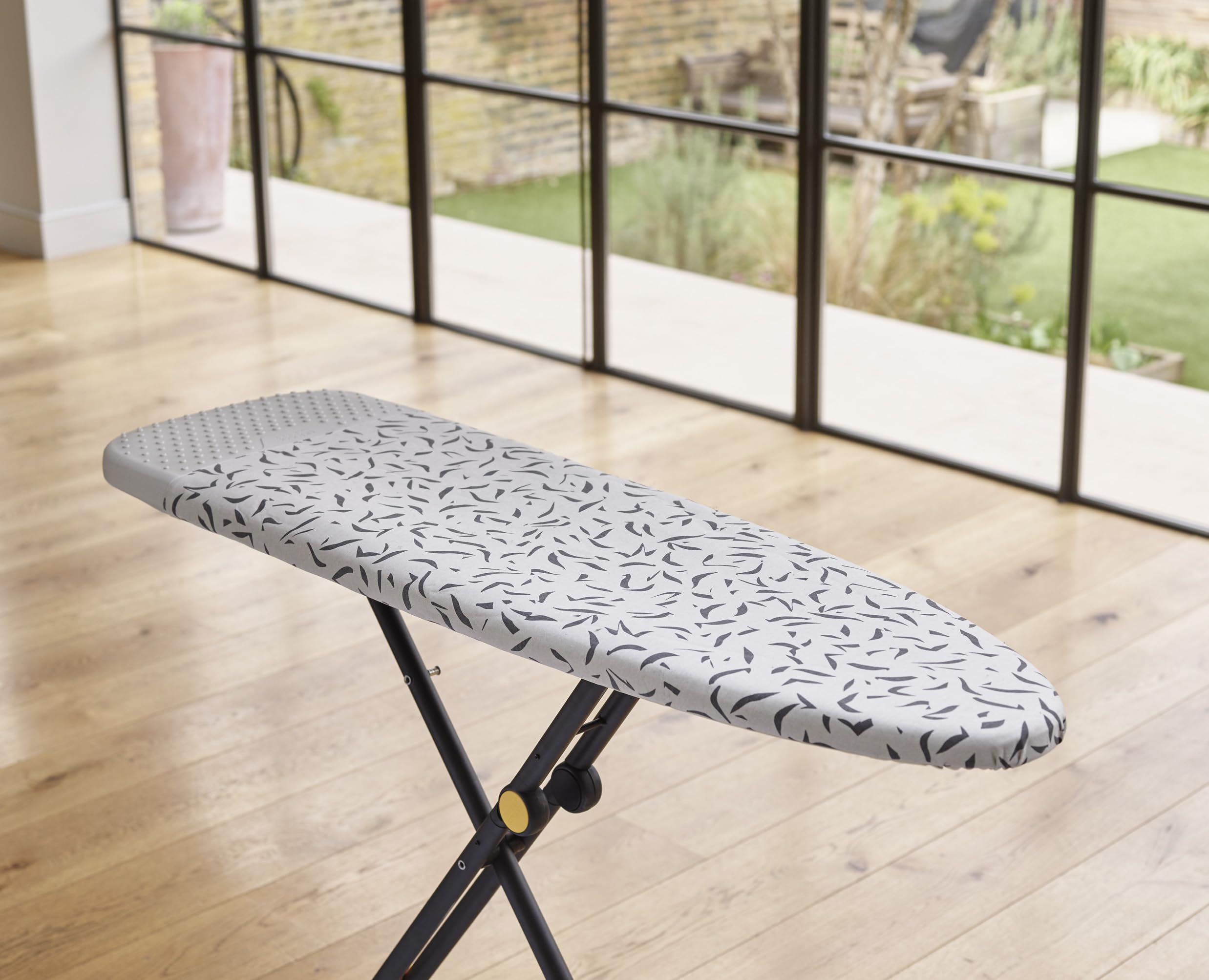 joseph-joseph-glide-plus-table-repasser-grand-format-130-x-38-cm-pieds-compacts- image 5