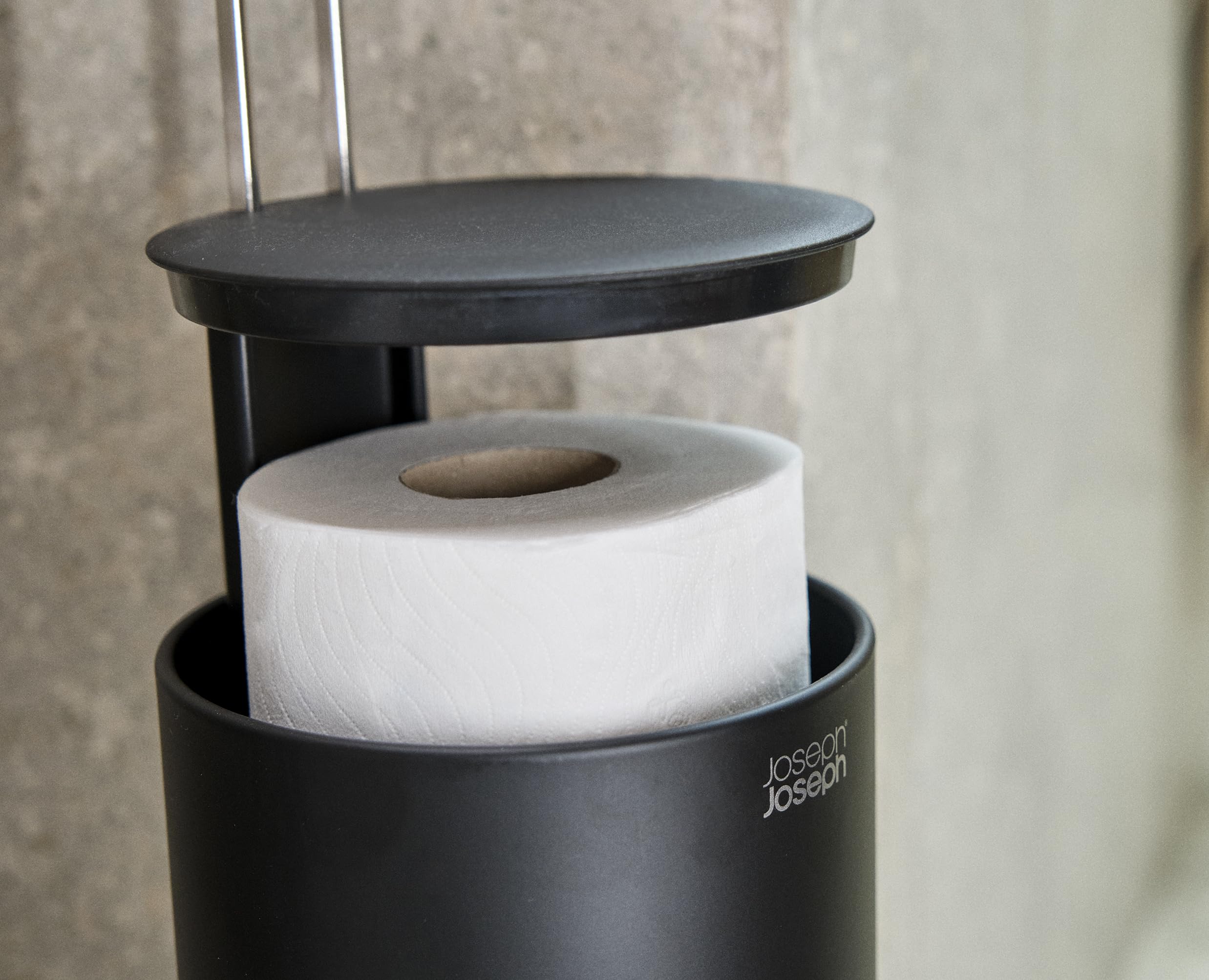 joseph-joseph-easystore-porte-papier-toilette-sur-pied-noir-mat-rangement-dissim image 7