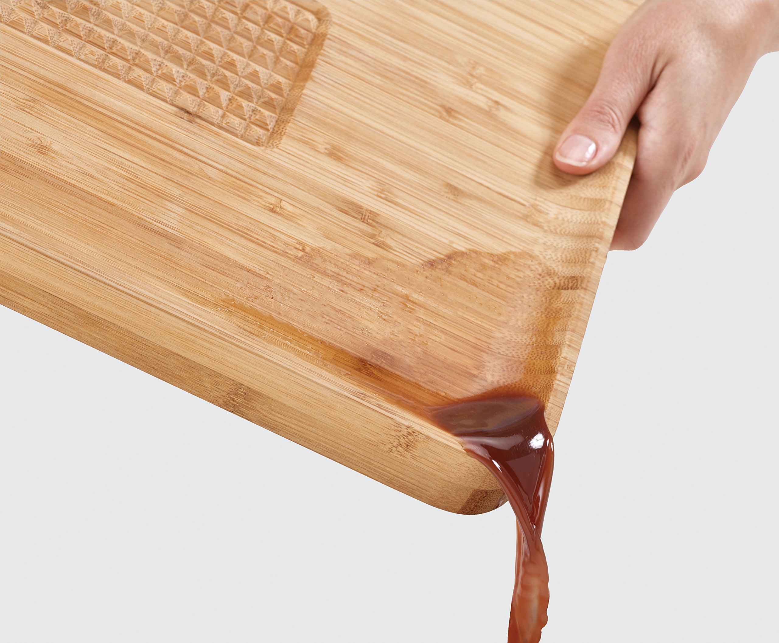 joseph-joseph-cut-carve-plus-planche-d-couper-en-bambou-naturel-avec-grip-centra image 6